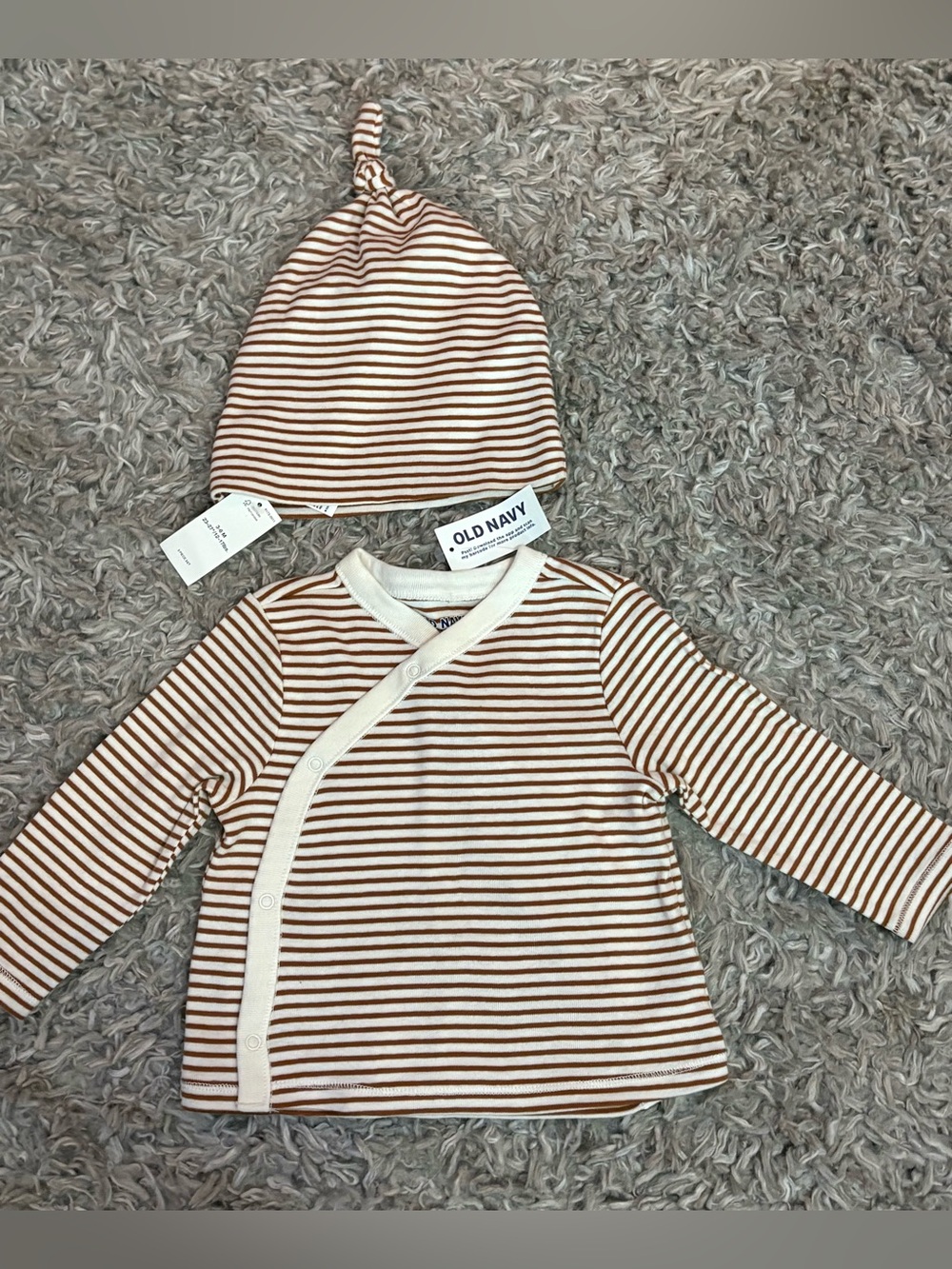 🆕 OLD NAVY 3-6 MONTHS ✨ infant striped set snap top + hat brown + white NWT